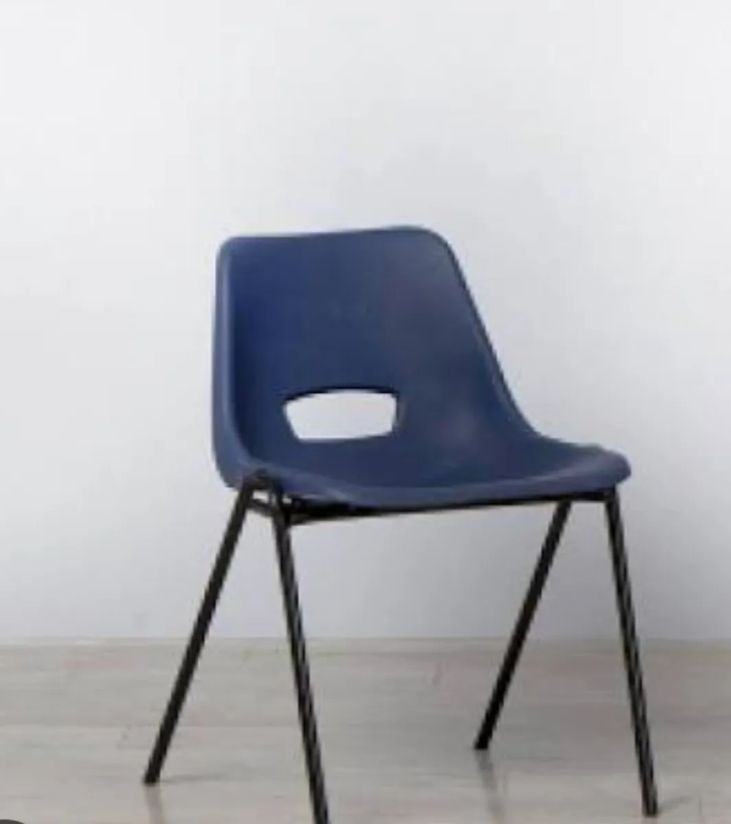 8 navy plastic stackable chair with metal frame
