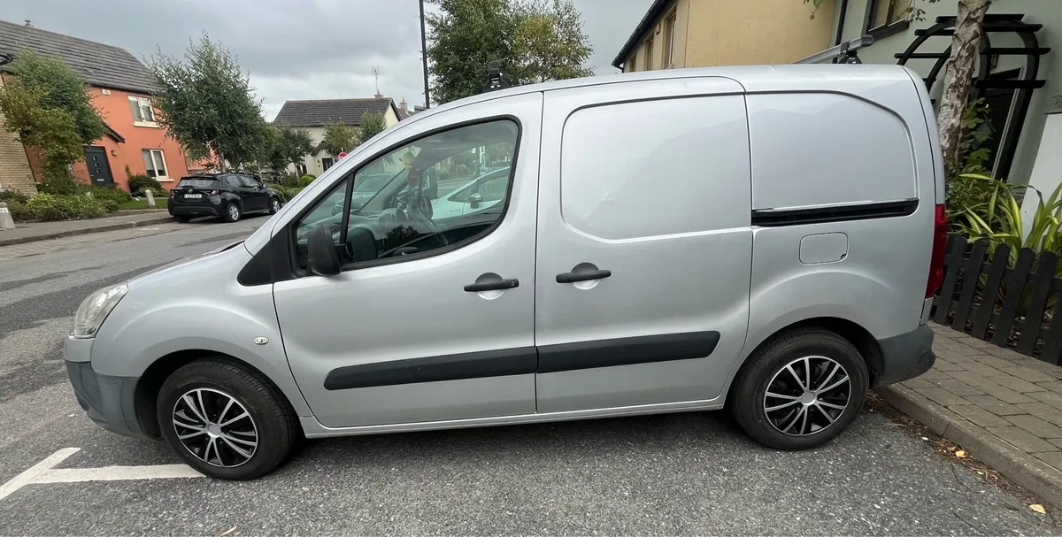 Citroen Berlingo Automatic - Image 3