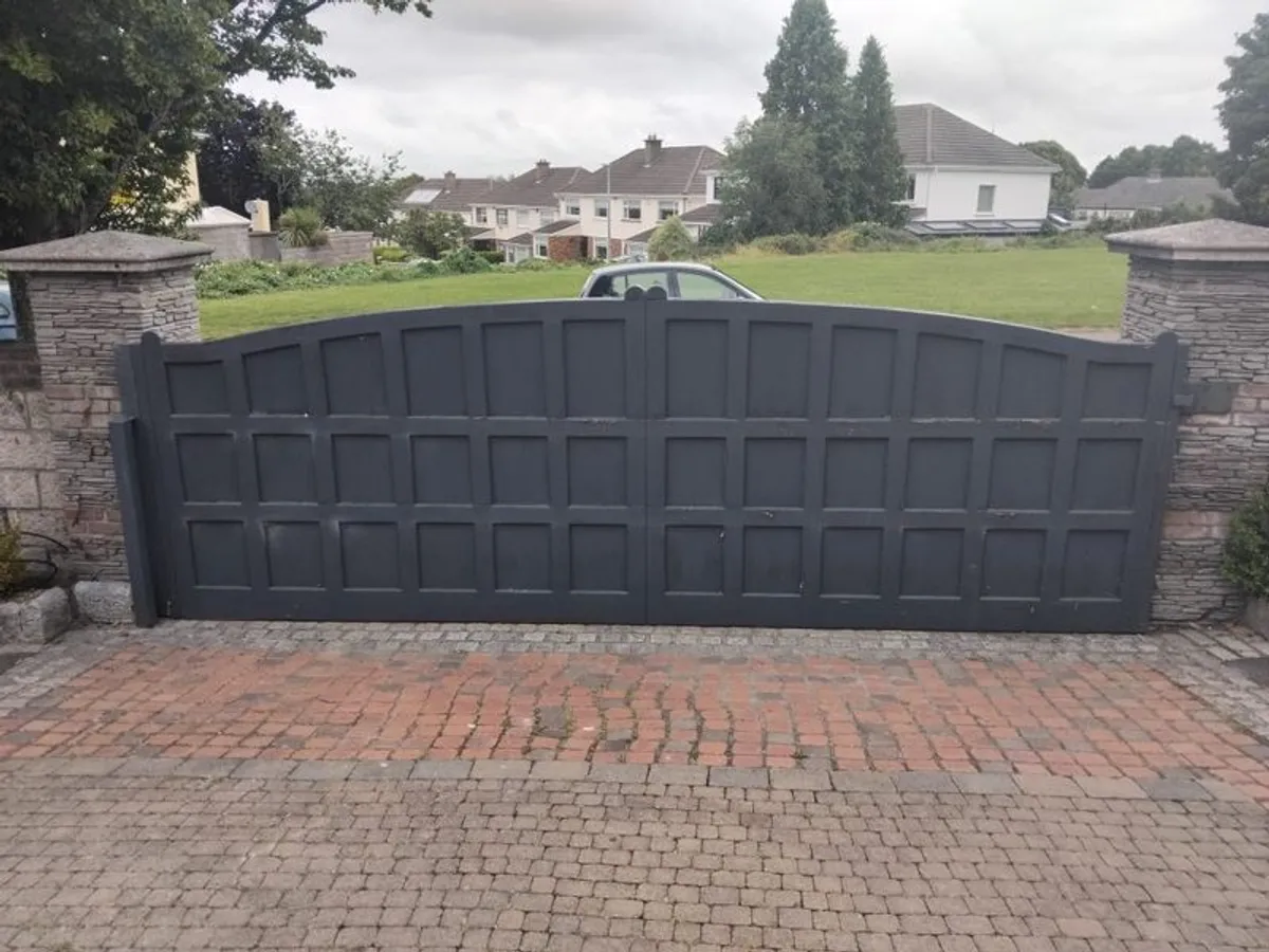 Hardwood Gate