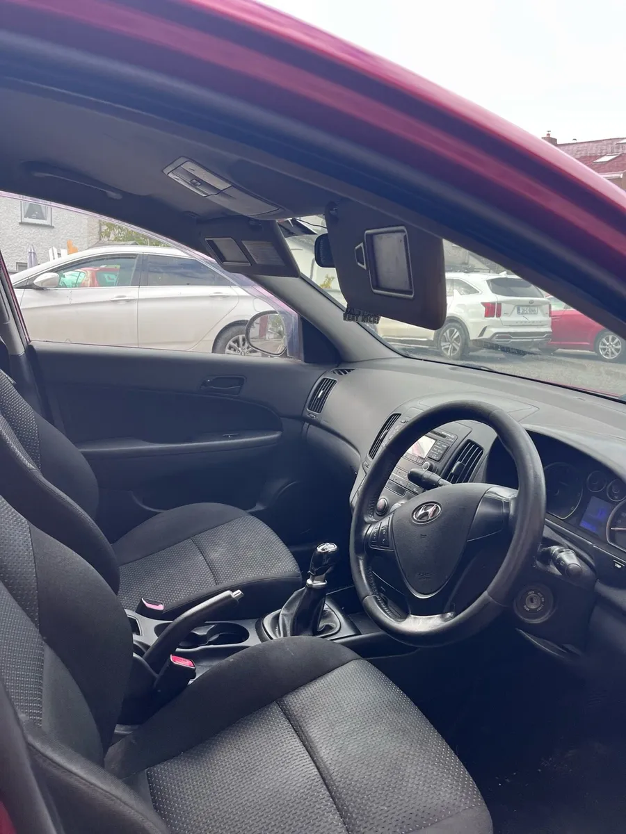 Hyundai i30 van - Image 4