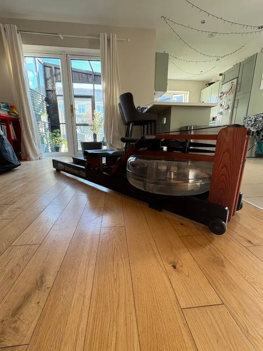 Rowing machine - Image 1