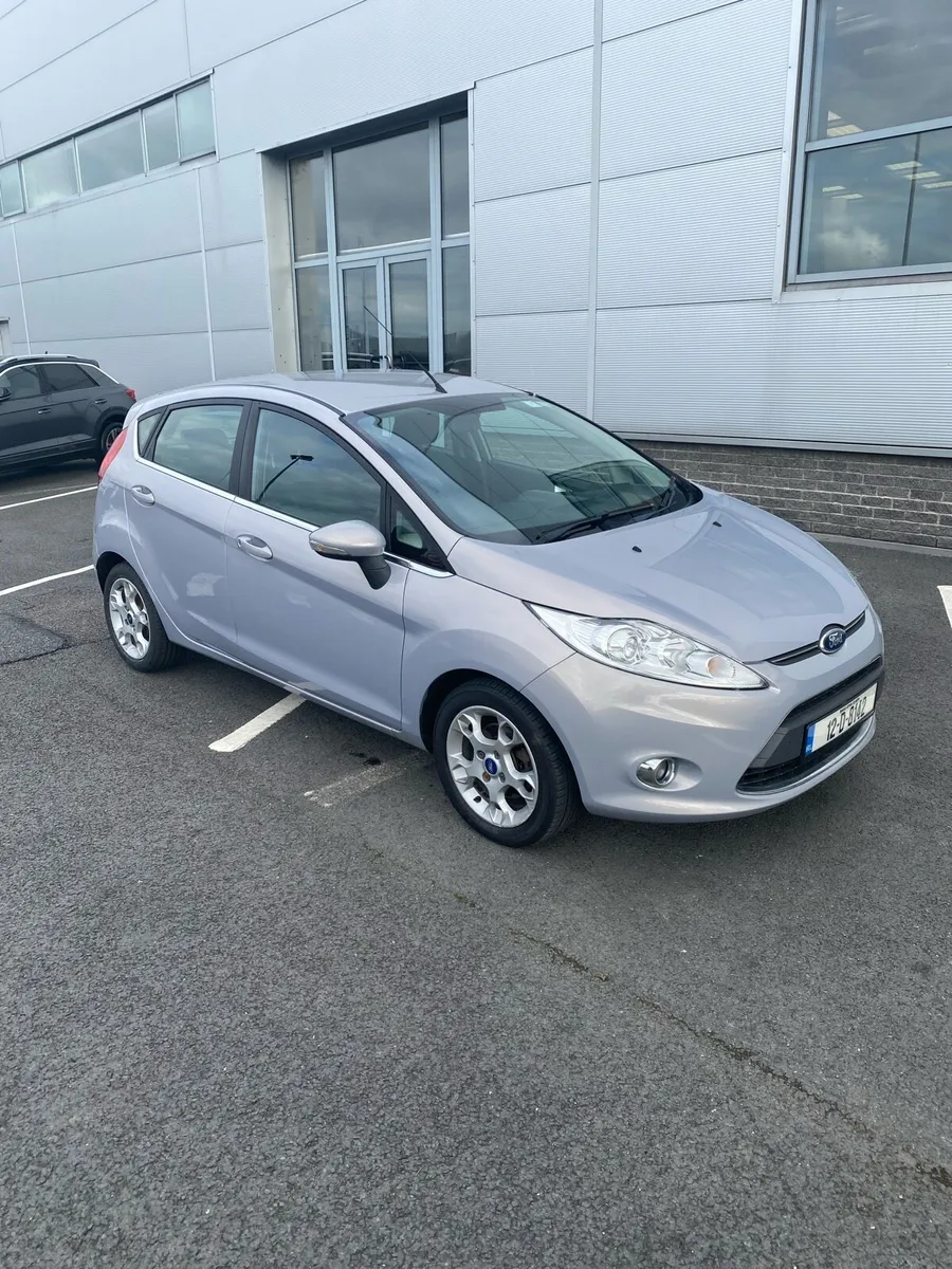 Ford fiesta Titanium 1.25 petrol - Image 1