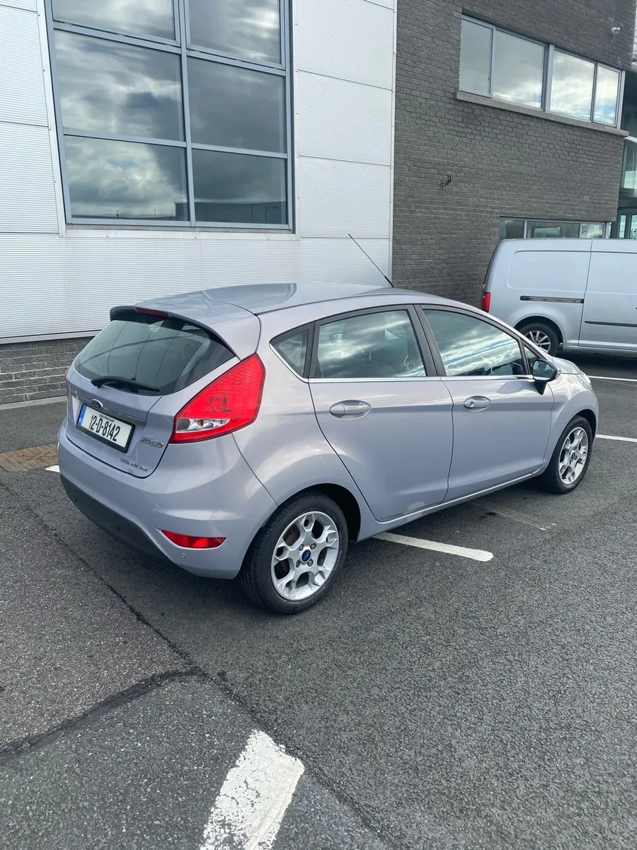Ford fiesta Titanium 1.25 petrol - Image 2