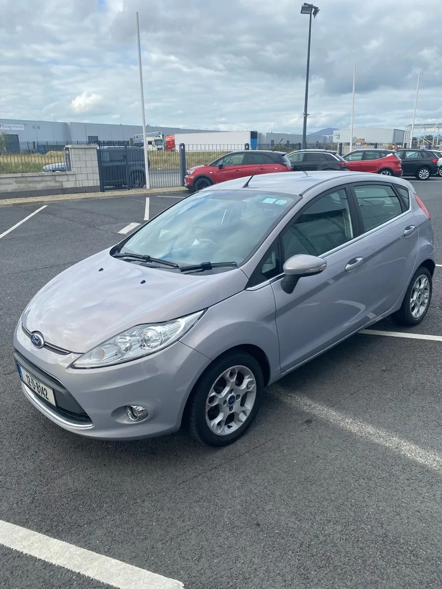 Ford fiesta Titanium 1.25 petrol - Image 4