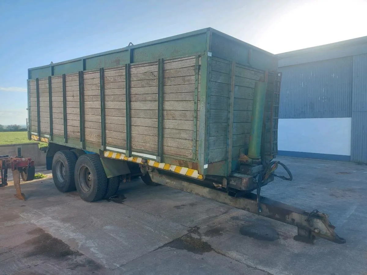 Grain trailer - Image 1