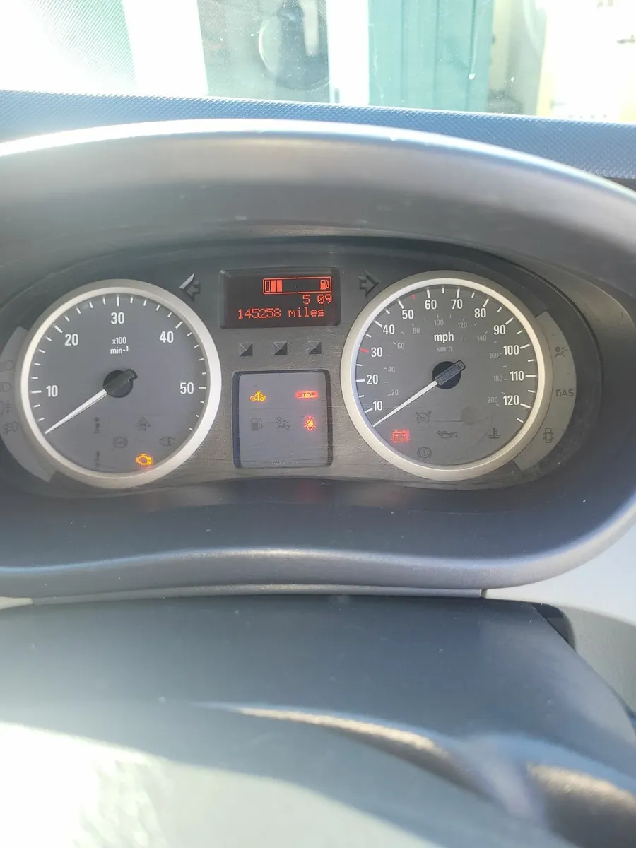 Vauxhall Vivaro 2012 - Image 2