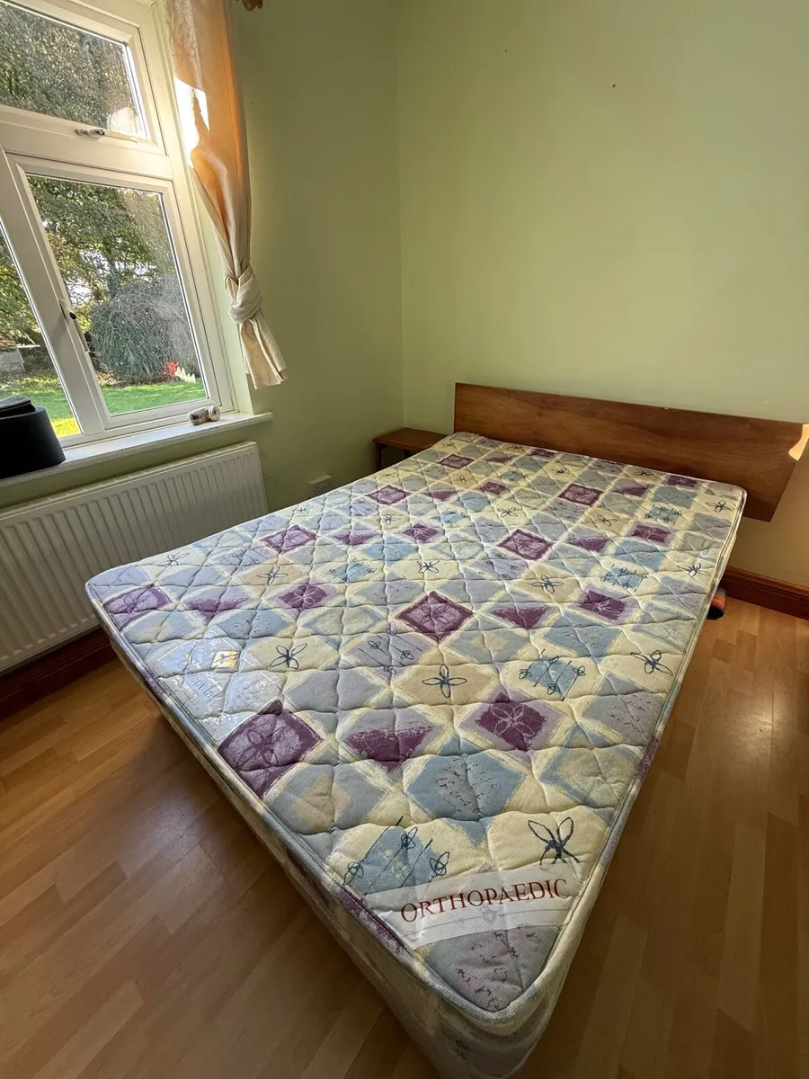 Bed frame and mattress - Image 4