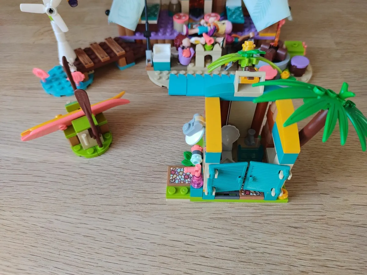 LEGO Friends set 41700 Beach Glamping - Image 2