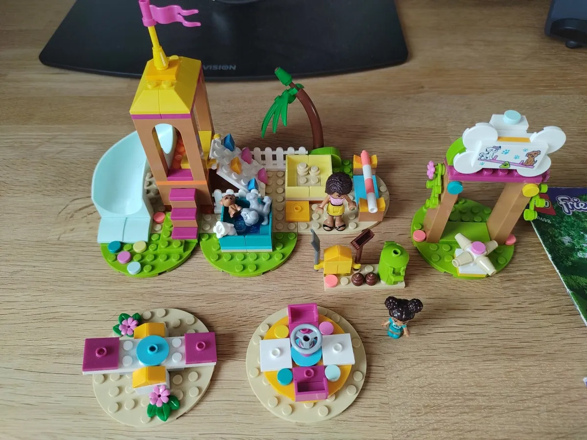 LEGO Friends set 41698 Pet Playground - Image 1