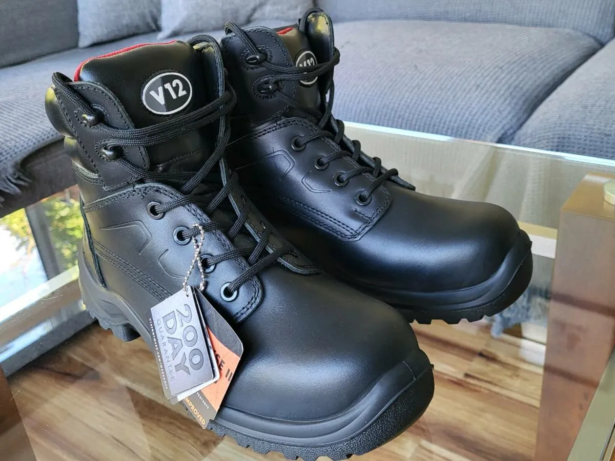 Work boots - Image 2