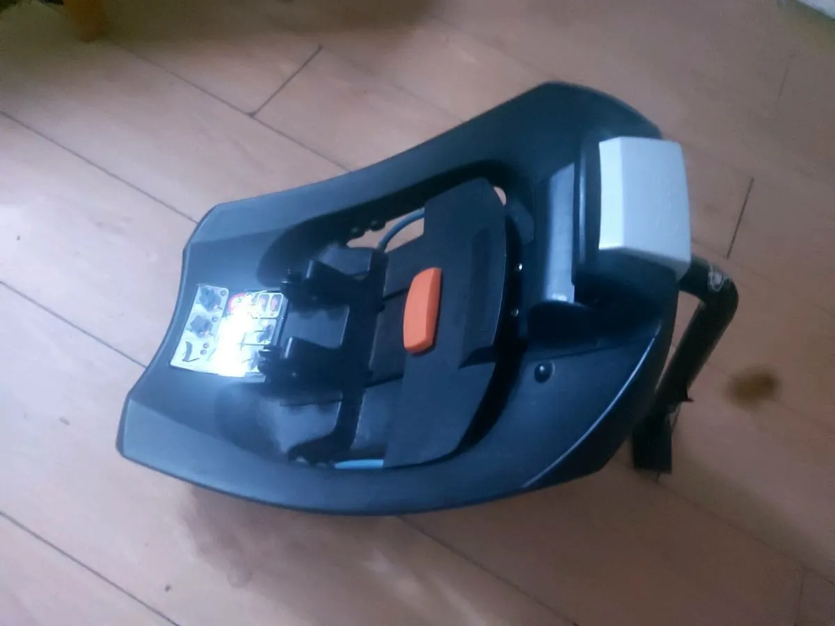 Cybex aton base 2 isofix - Image 1