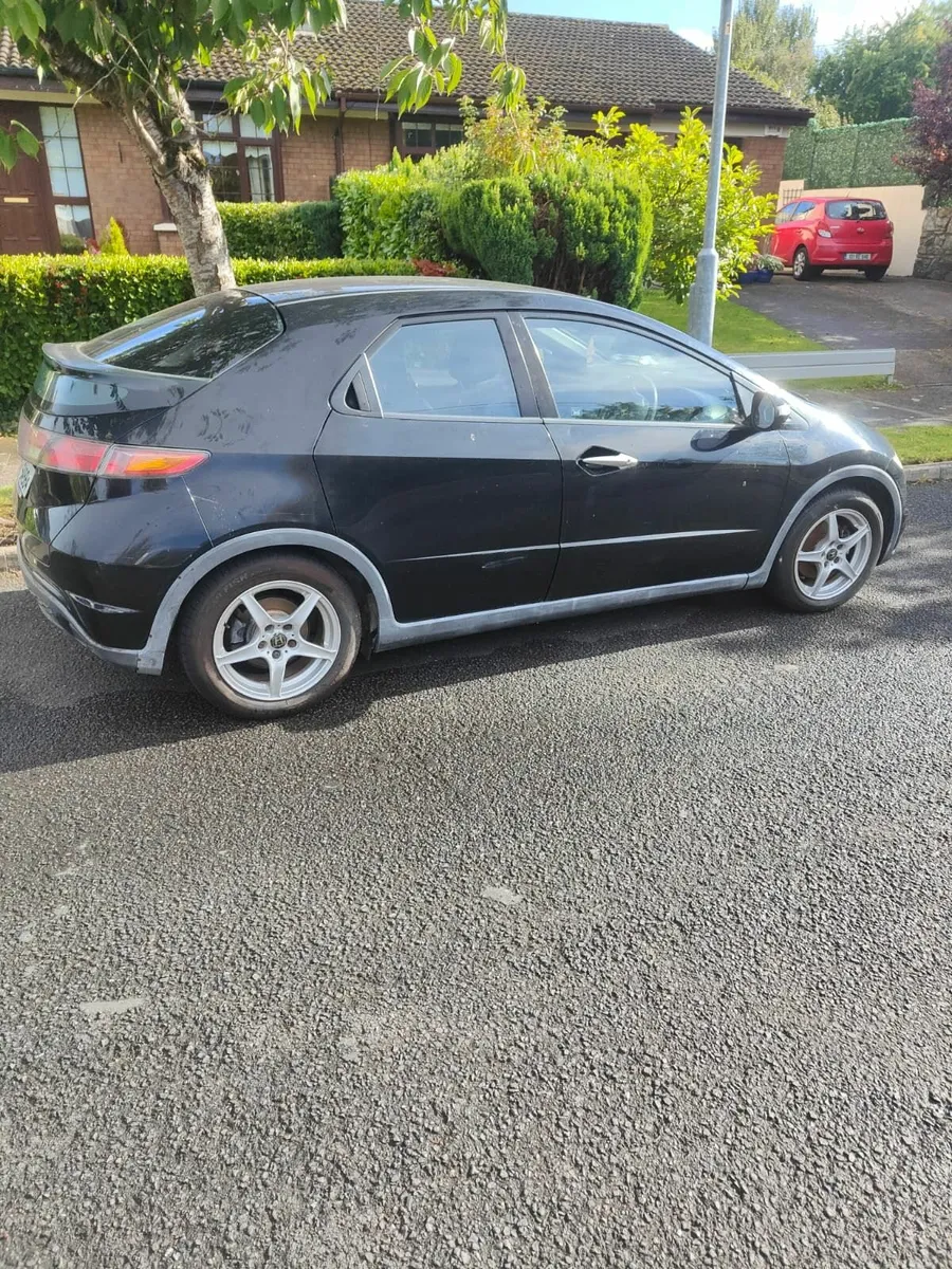 Honda Civic 2006 - Image 2