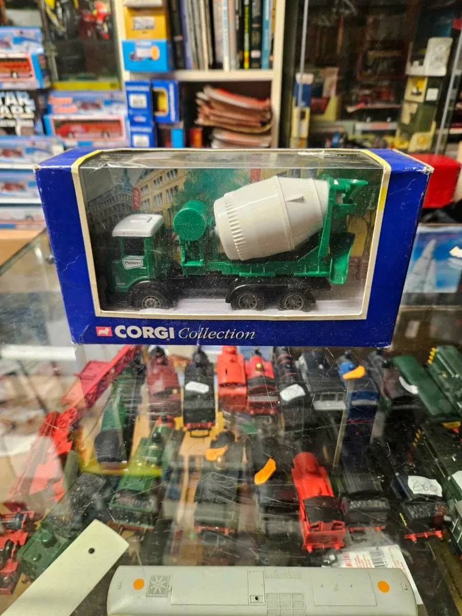 Corgi Cement Mixer Truck 1.50 - Image 1