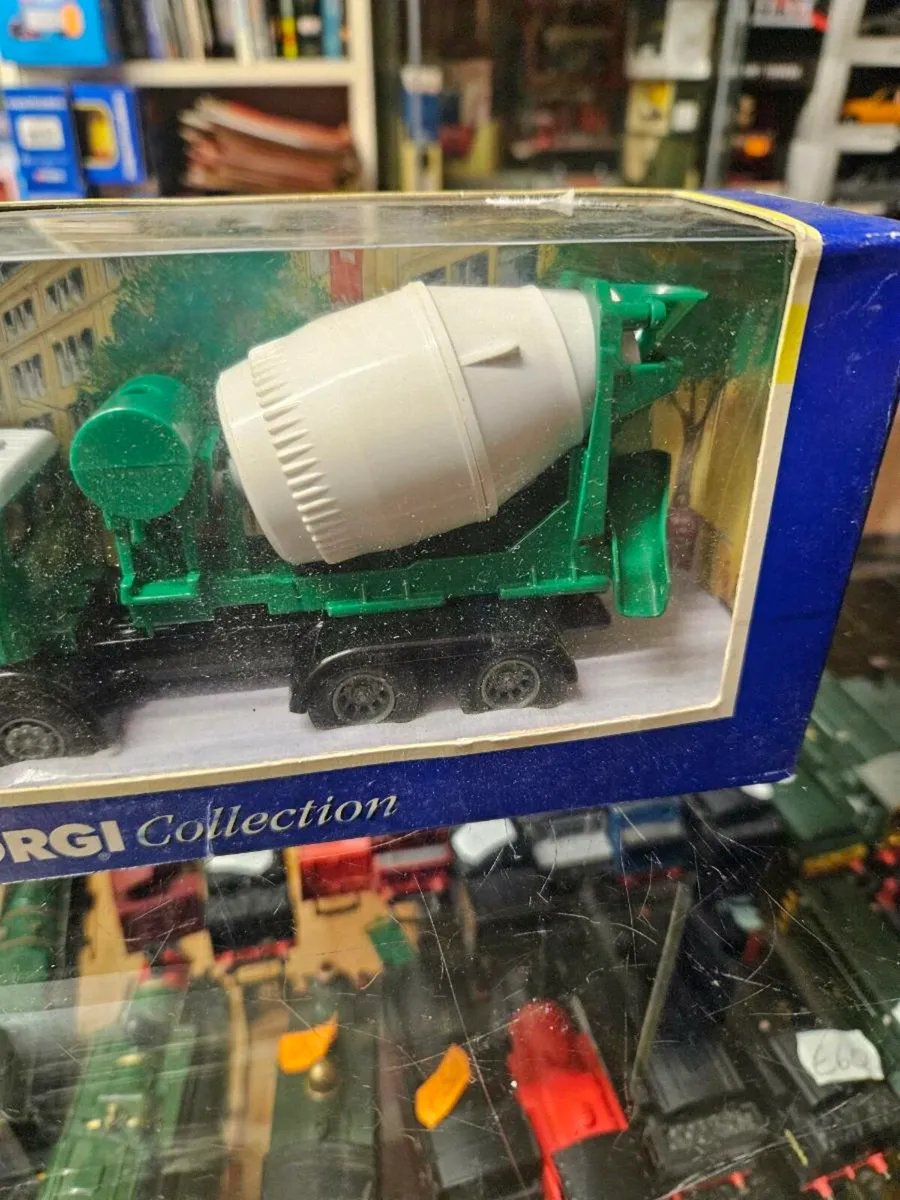 Corgi Cement Mixer Truck 1.50 - Image 3