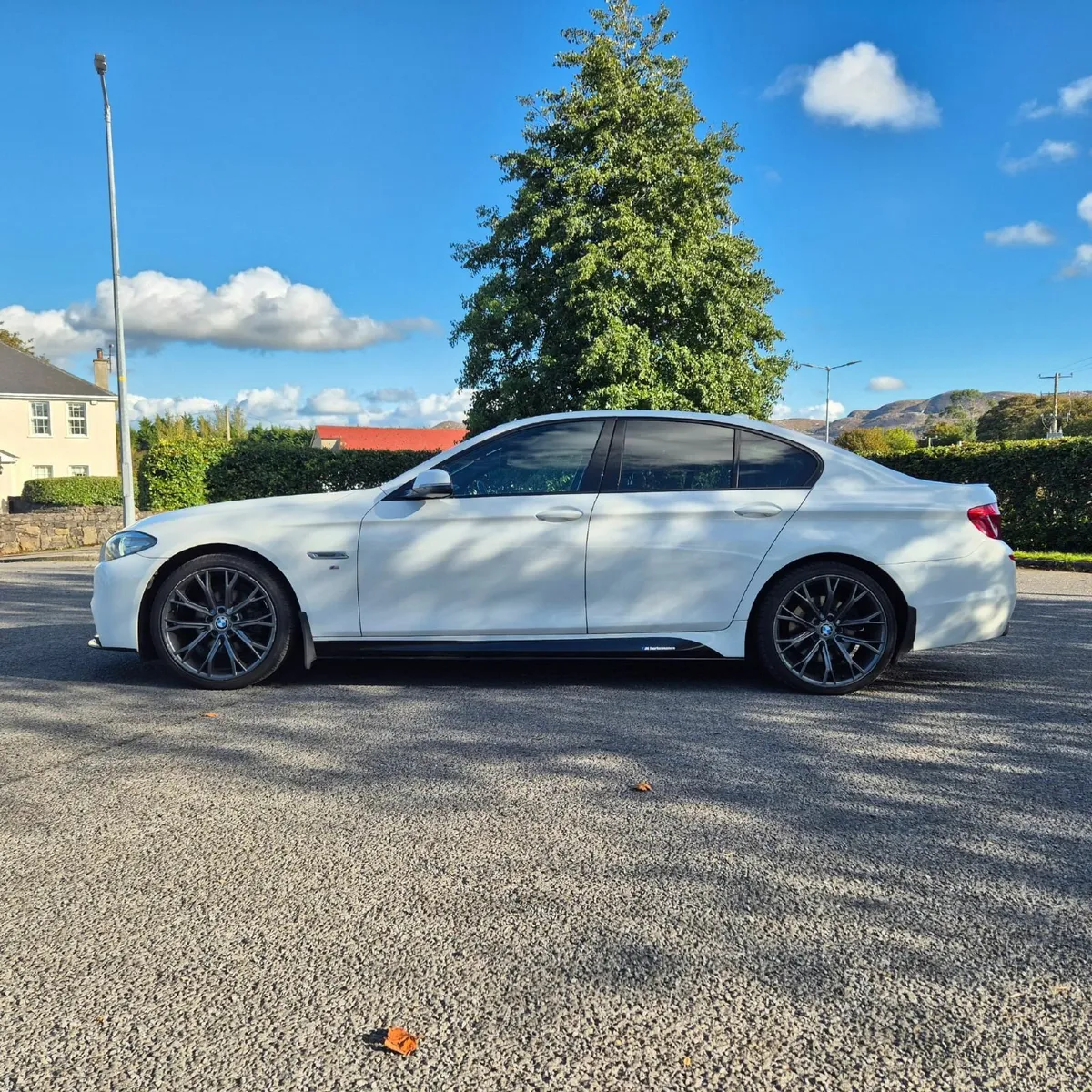 2015 BMW 520D M-Sport Auto – Alpine White | Black - Image 2