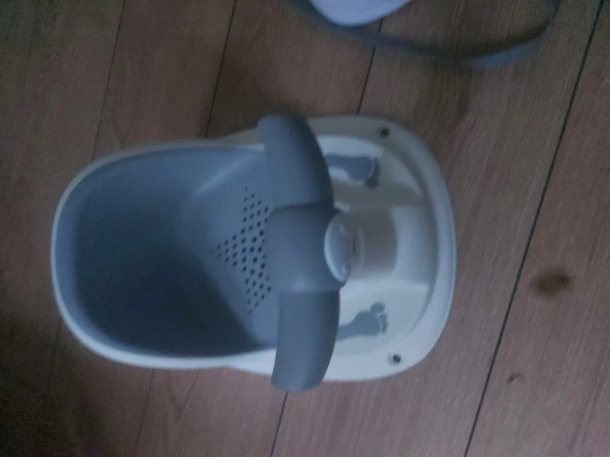 Portable  baby bath seat - Image 1