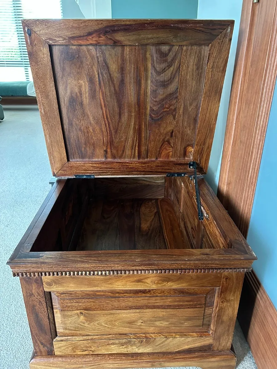 solid mango wood storage chest/coffee table - Image 3