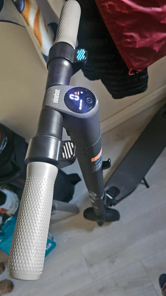 Segway Ninebot Kickscooter ES2 - Image 4