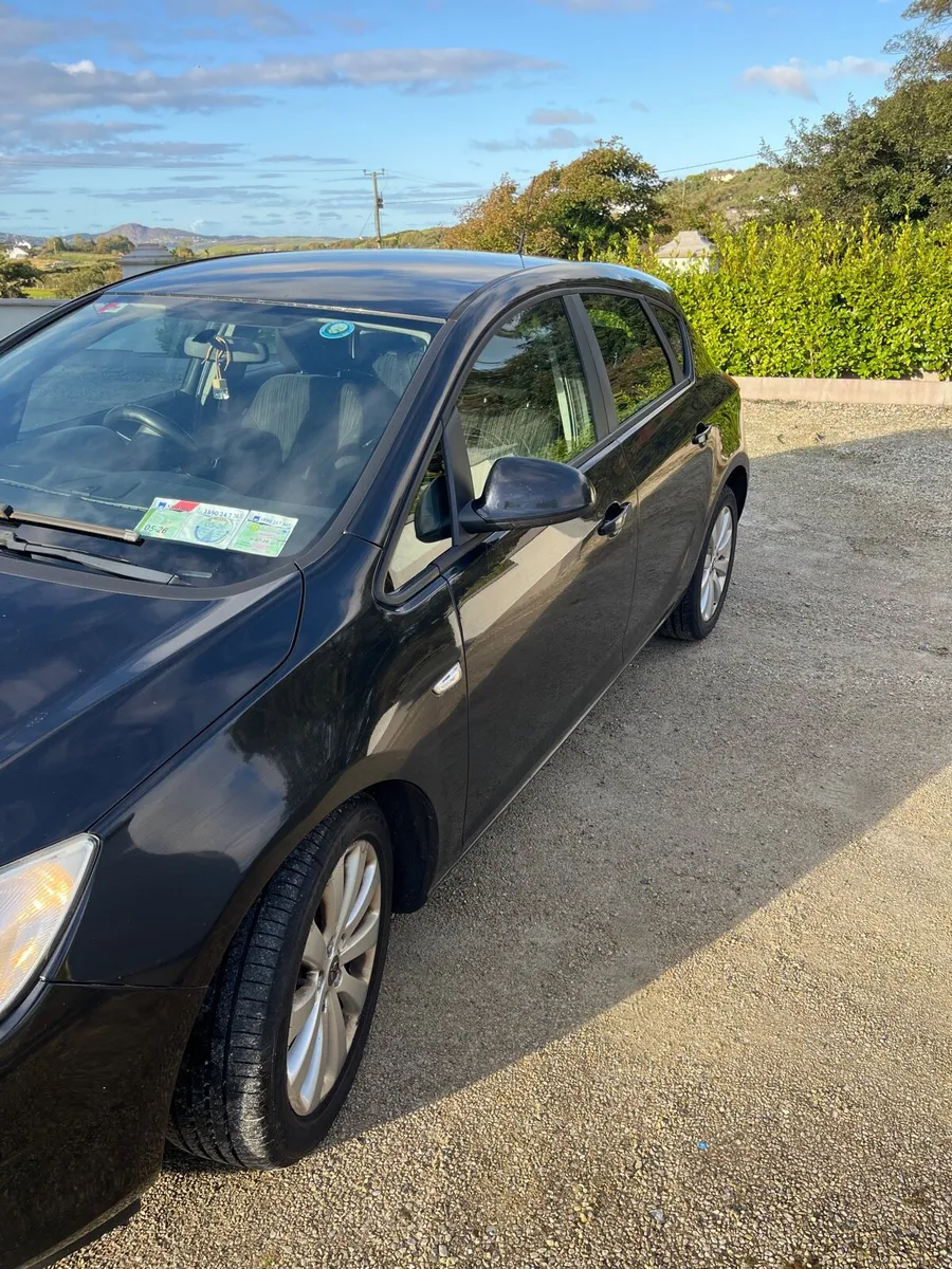 Car - Image 2