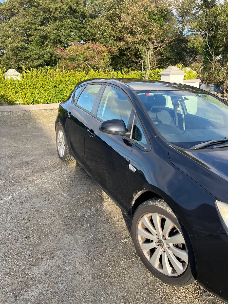 Car - Image 3