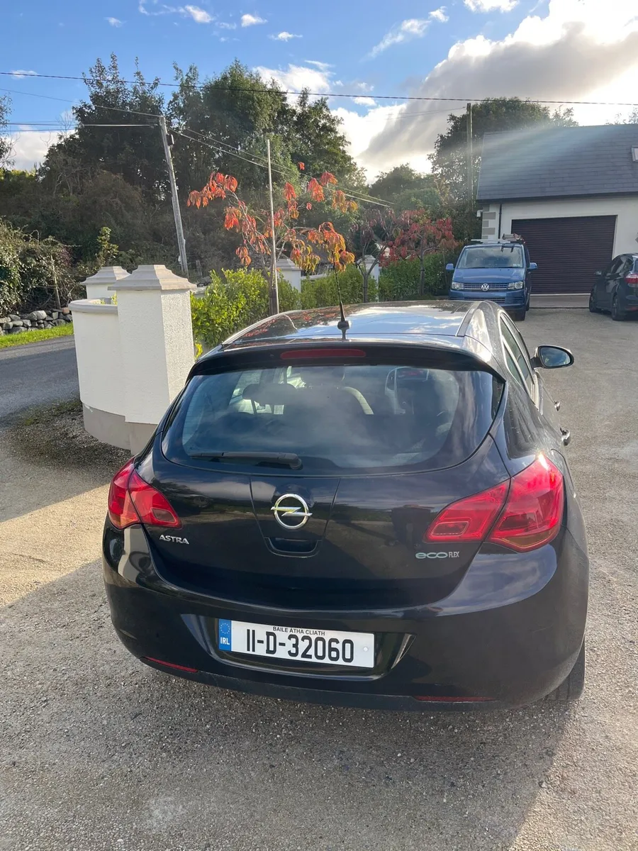 Car - Image 4
