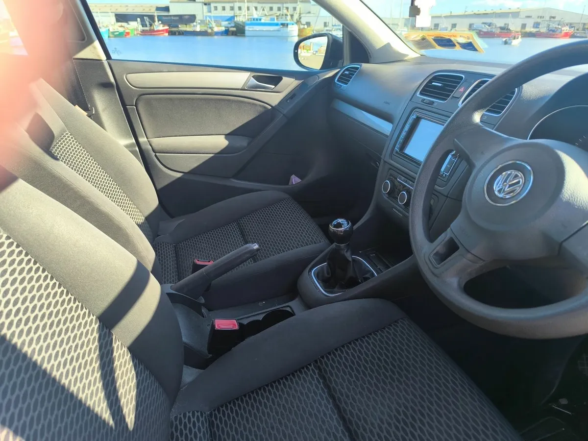 Volkswagen Golf 2011 - Image 3