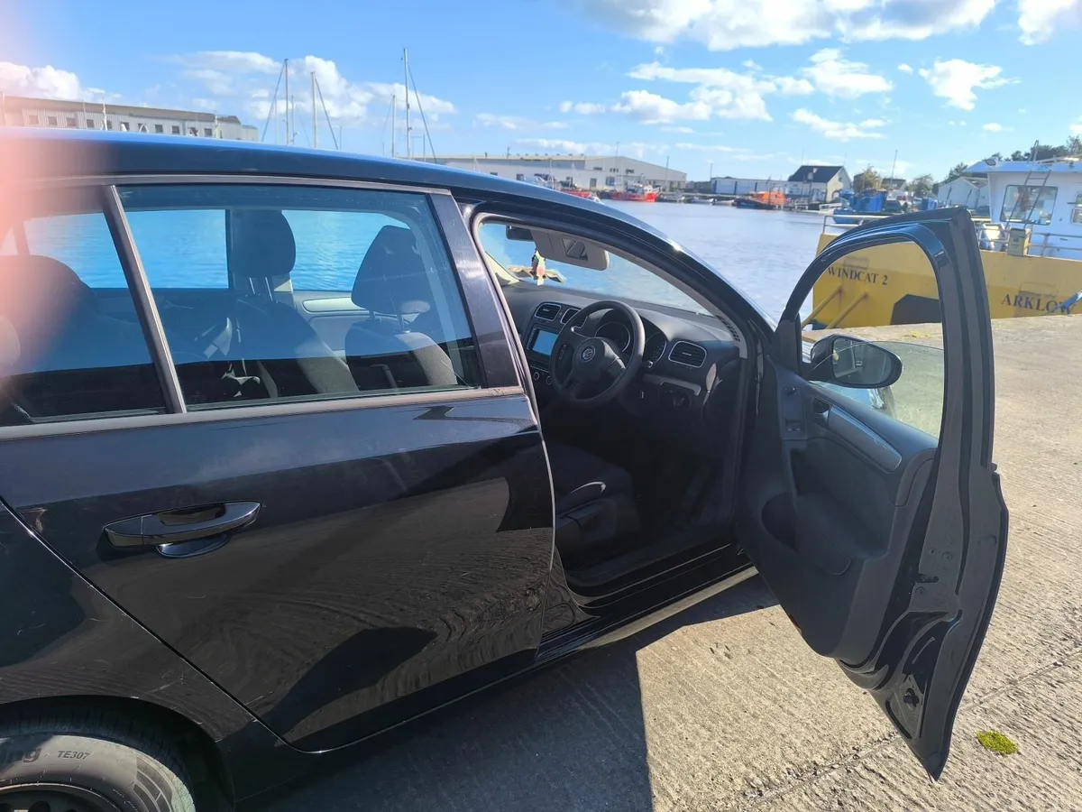 Volkswagen Golf 2011 - Image 4