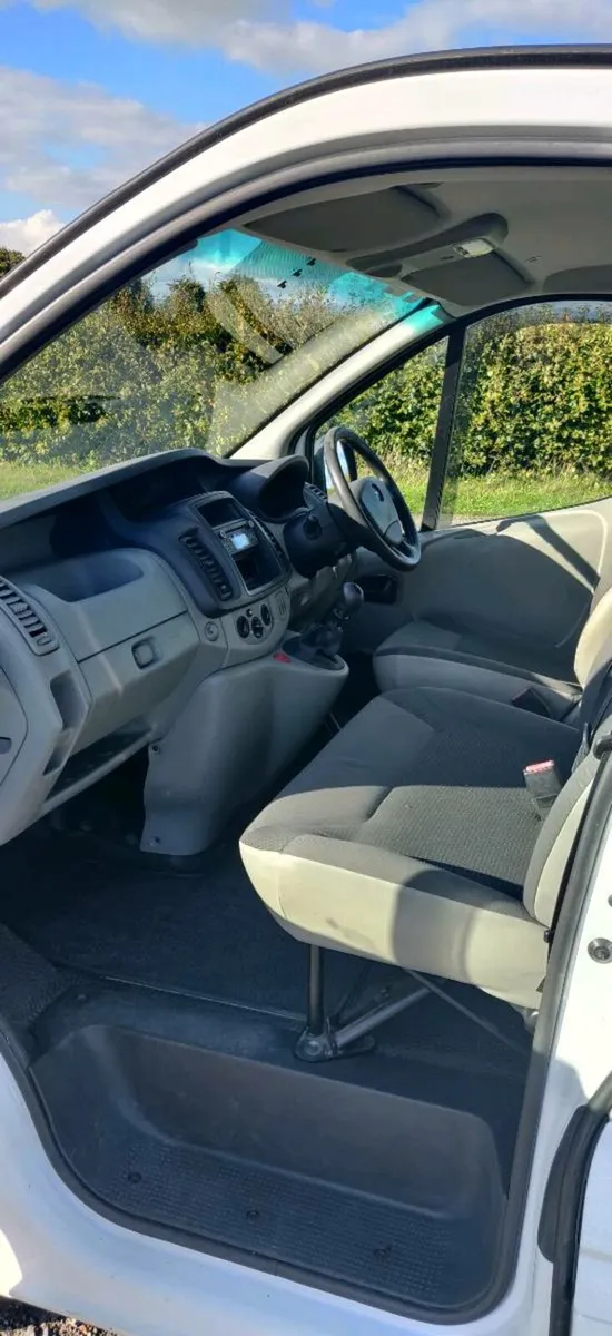 Opel vivaro 2014 2.0 diesel NEW CVRT - Image 3