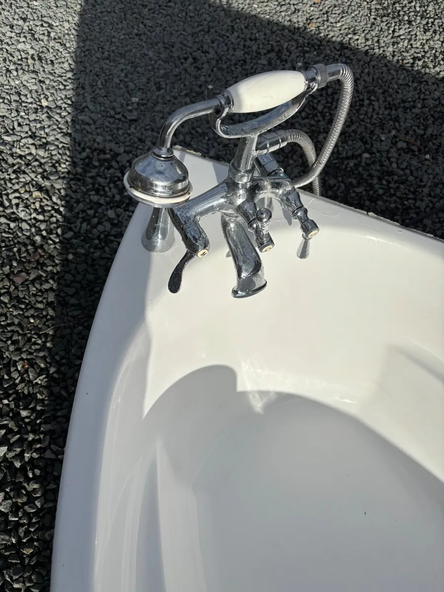 Corner bath - Image 2