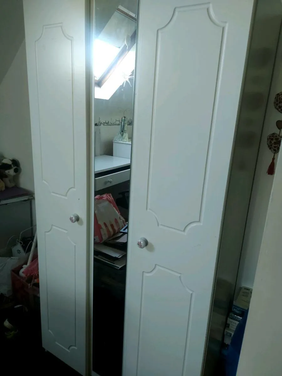 Bedroom furniture - Image 3