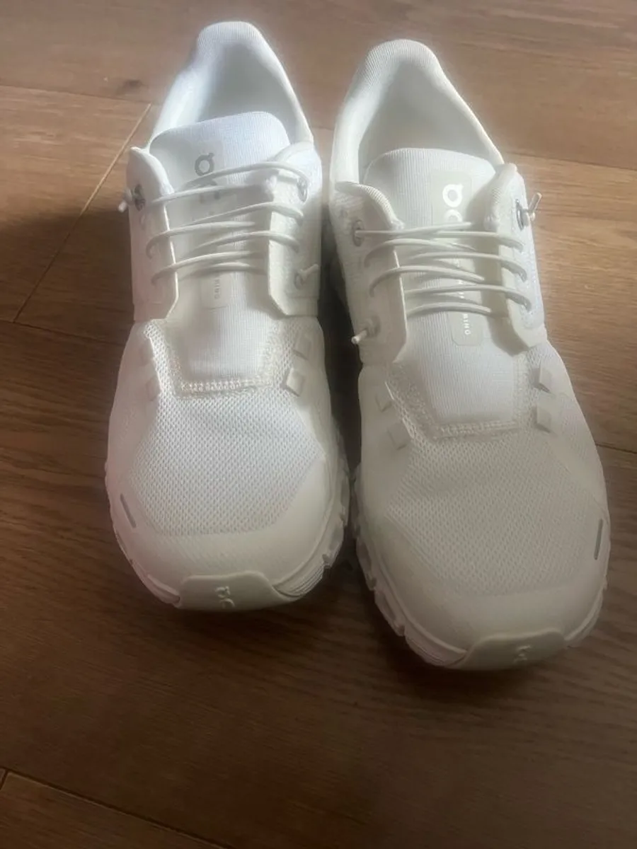 On Cloud Trainers - Image 1
