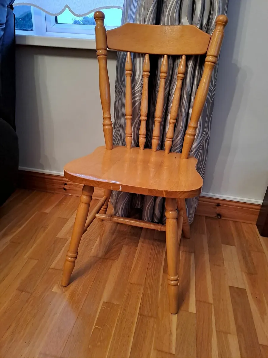 Table and 4 chairs - Image 3