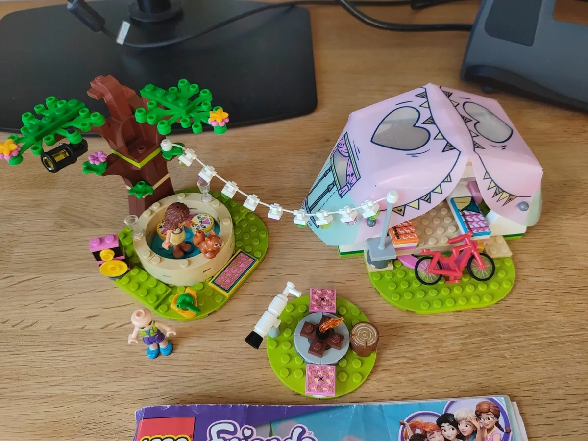 LEGO Friends set 41392 Nature Glamping - Image 1
