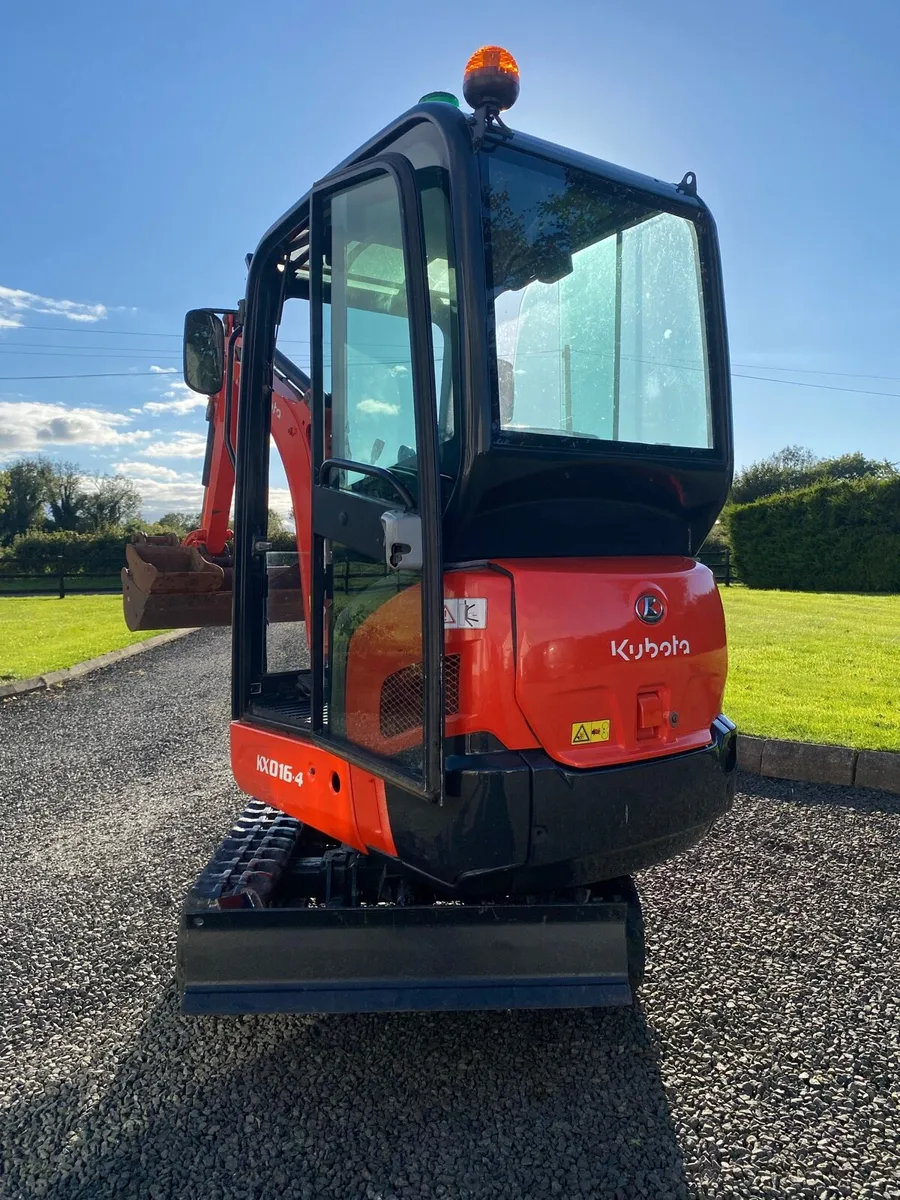 Kubota kx016-4 mini digger - Image 3