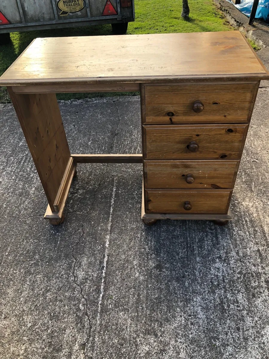 Desk - Image 1