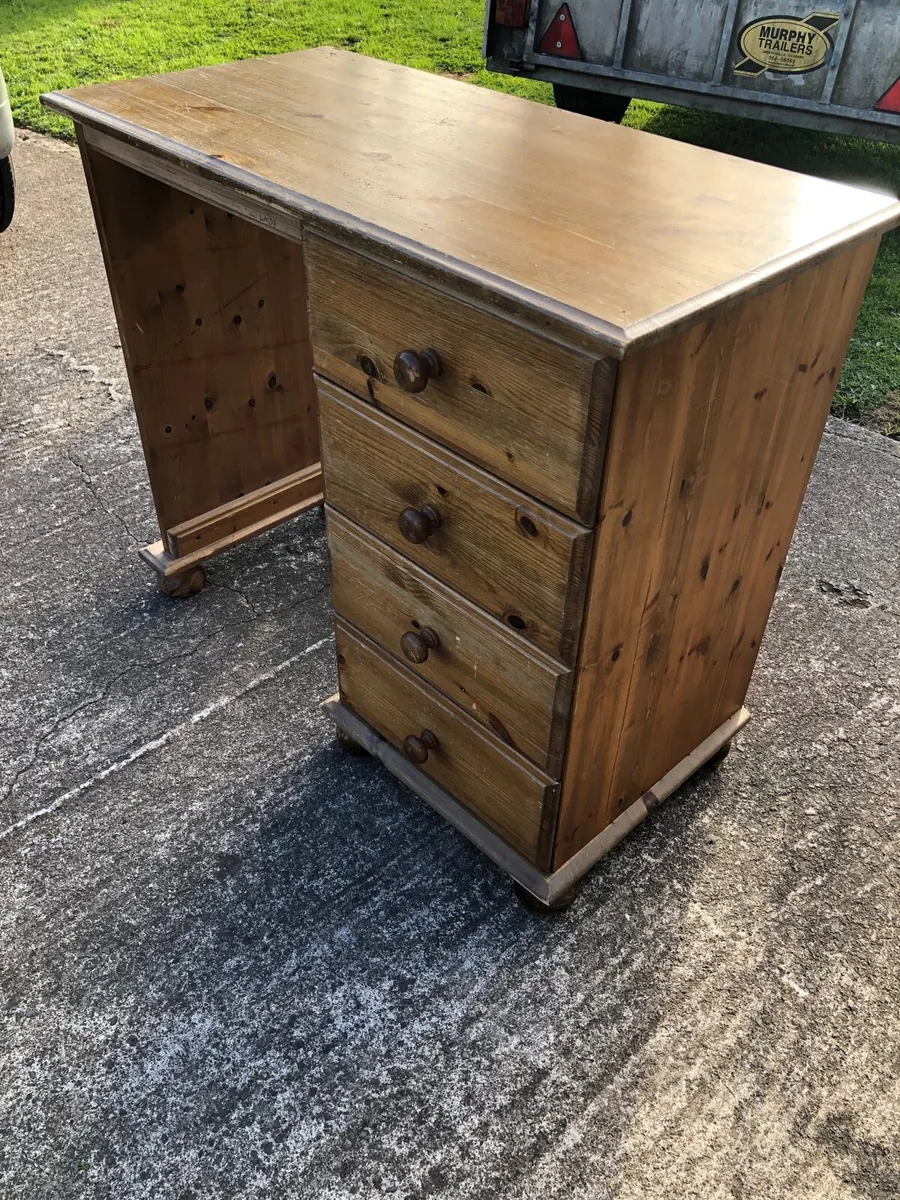 Desk - Image 2