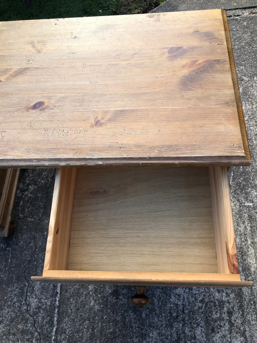 Desk - Image 4