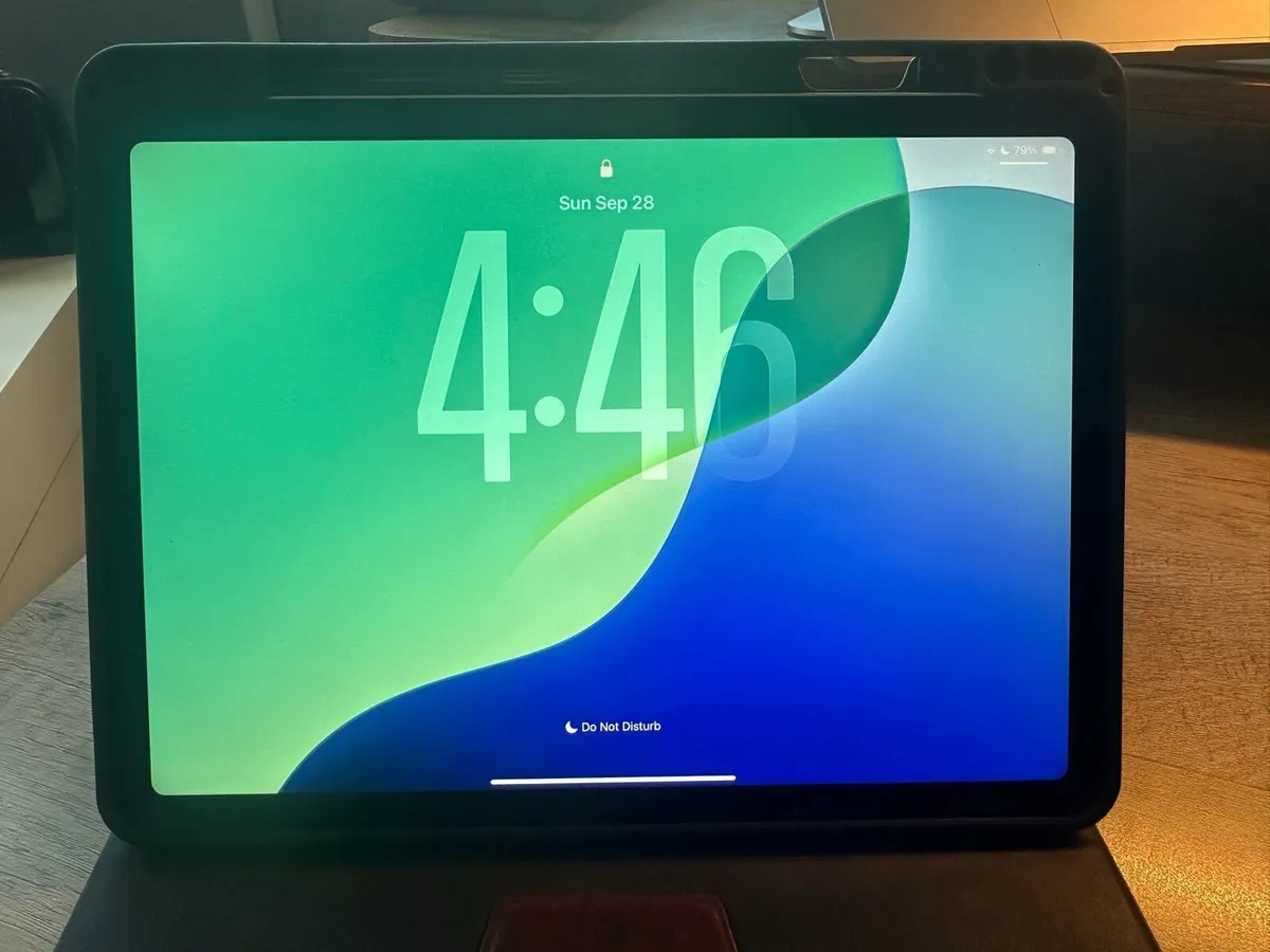 iPad Air 4th Gen. 64GB Wi-Fi - Image 1