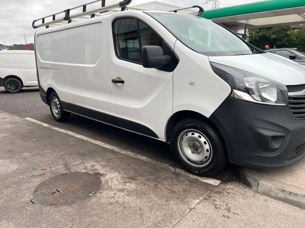 Vivaro - Image 1