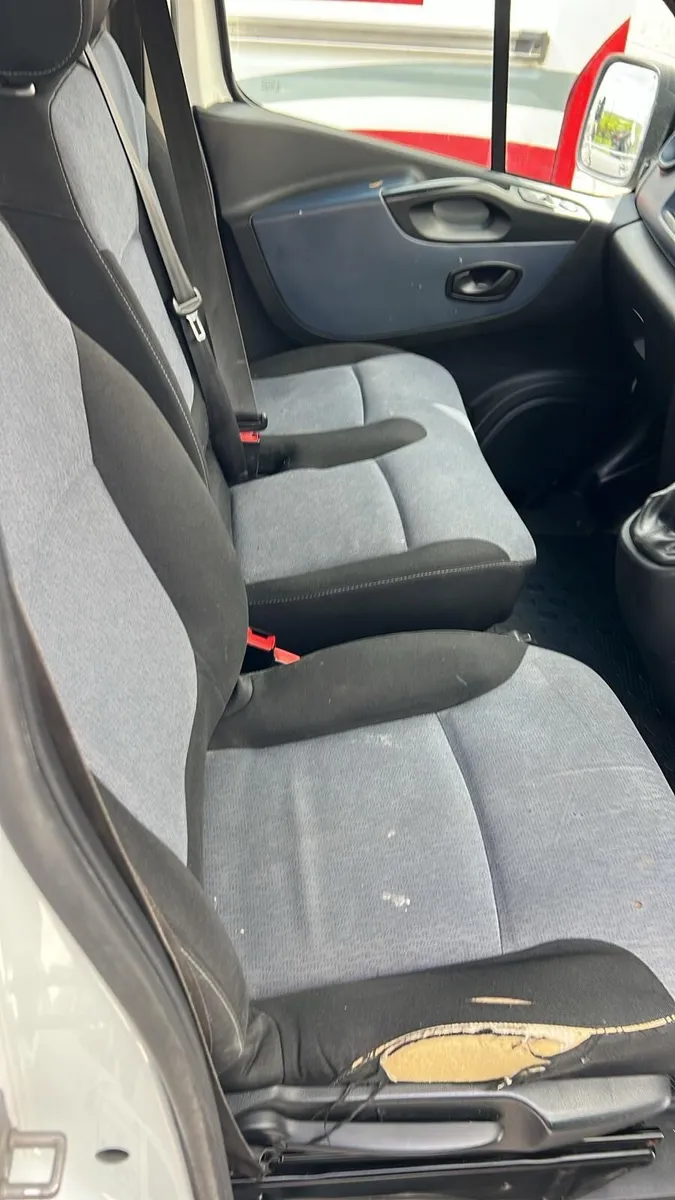 Vivaro - Image 4