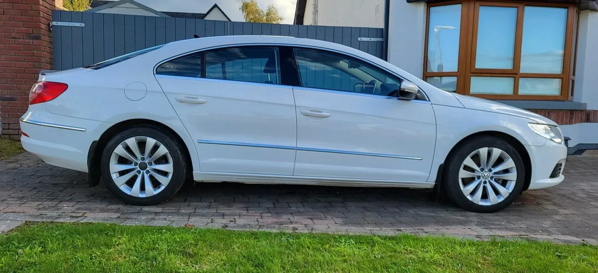 Volkswagen CC 2011 - Image 2