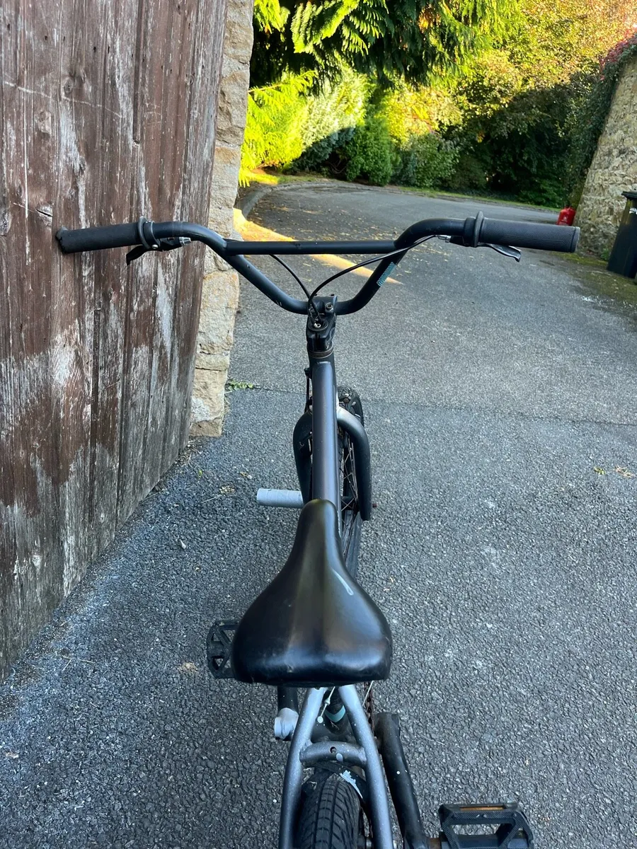 BMX bike - Image 3