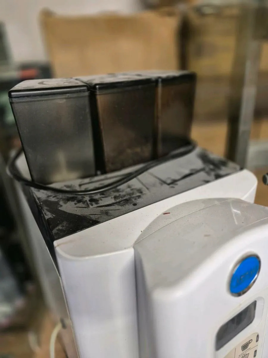 Coffee machine **SOLD AS SEEN** - Image 4