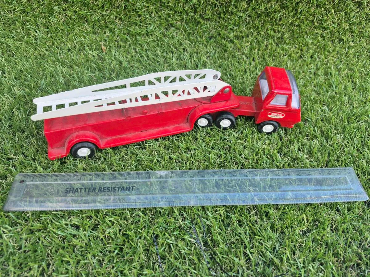 Vintage Tonka fire truck - Image 1