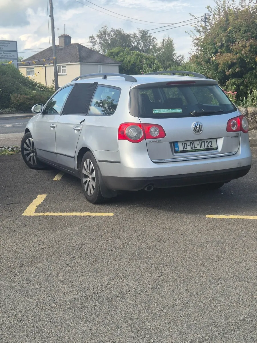 Volkswagen Passat 2010 - Image 3