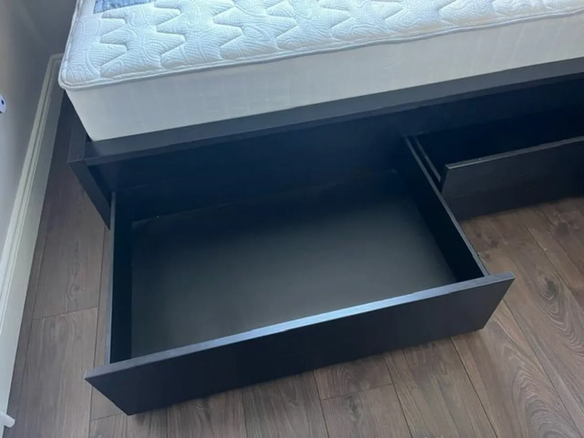 Single Bed - Image 3