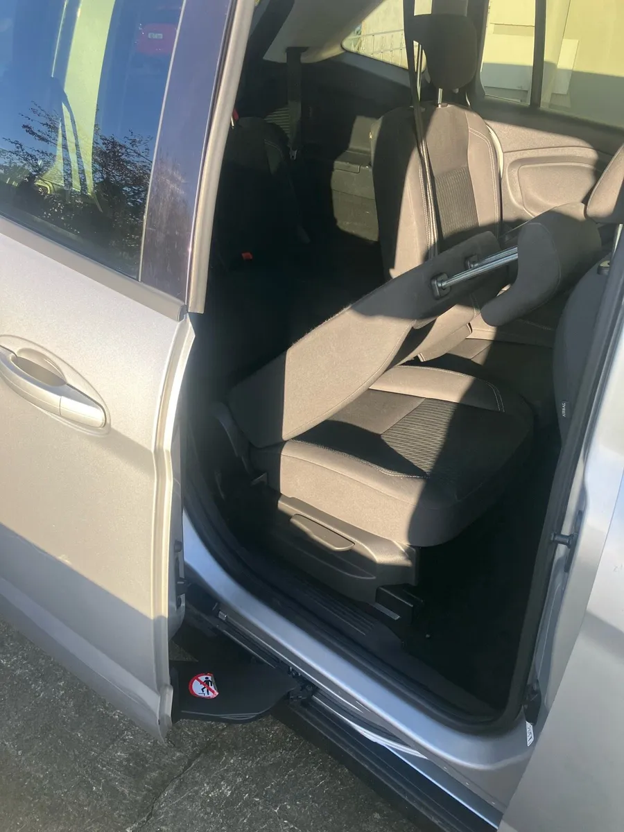2016 Ford - Image 2