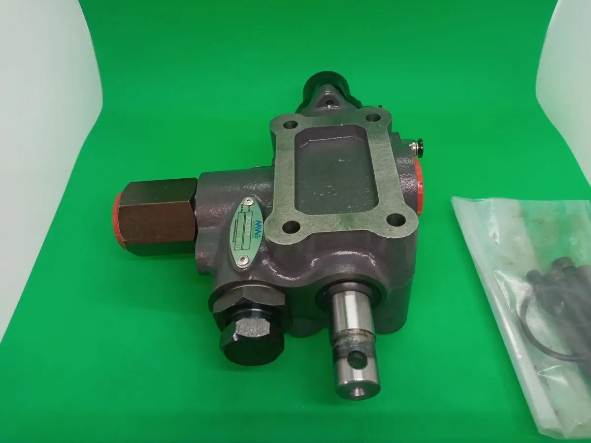 Delivery - 2 x Directional Tipping Valves - Image 2