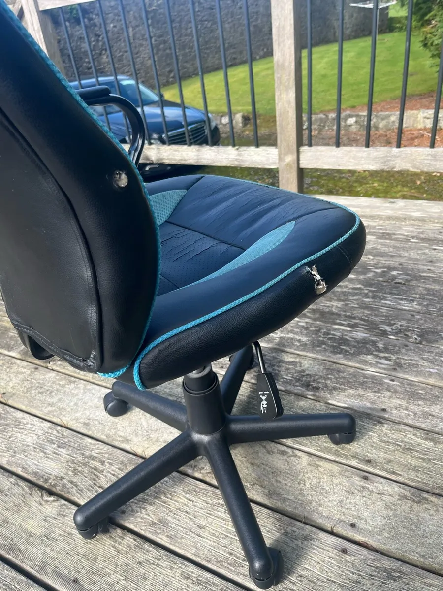 Gaming chair - Image 4