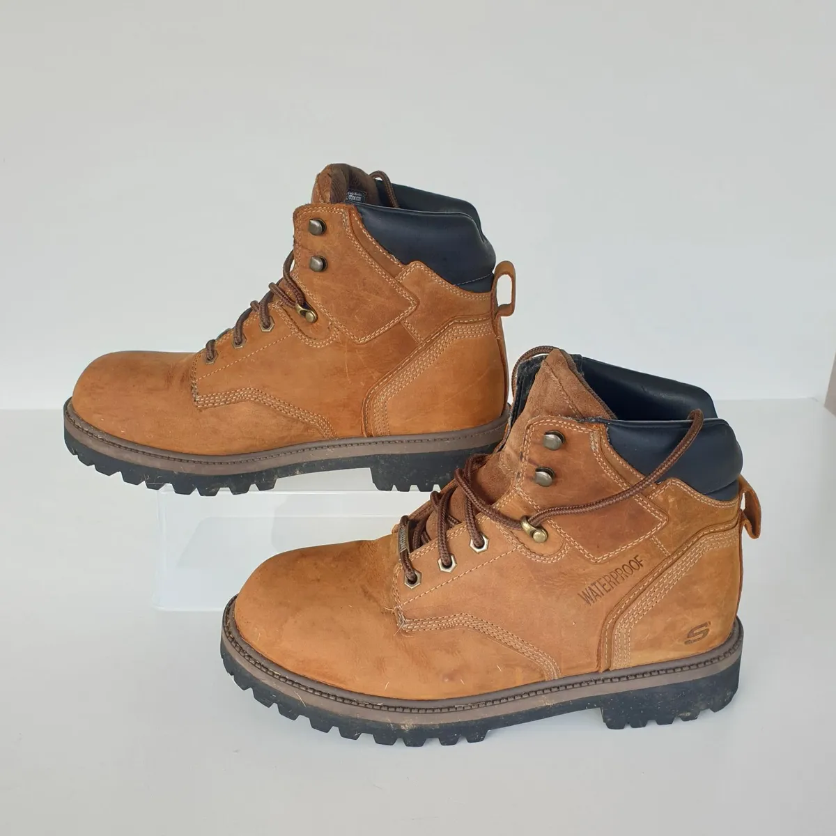 Sketchers waterproof boots size 10 EU 45 - Image 3